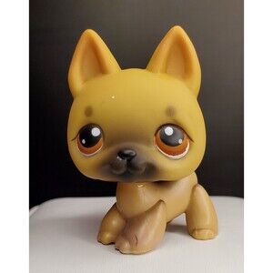 LPS Littlest Pet Shop #61 German Shepherd Dog 2004 Magnet in Paw